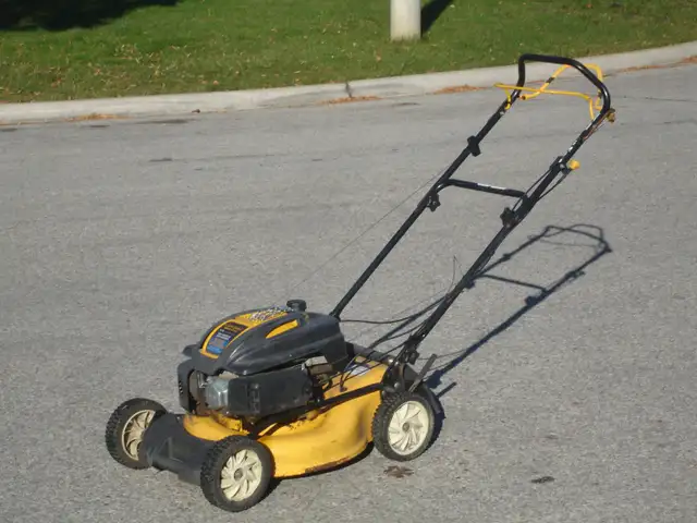 GREAT TIME TO SELL 3 IN 1 20' CUB CADET 6.75HP/173CC LAWNMOWER! - Photo 4