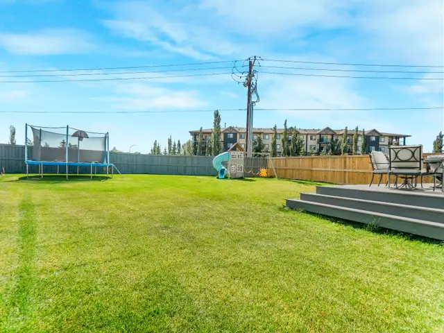 St Albert 5 Bed House on Huge Pie Lot! - Photo 2