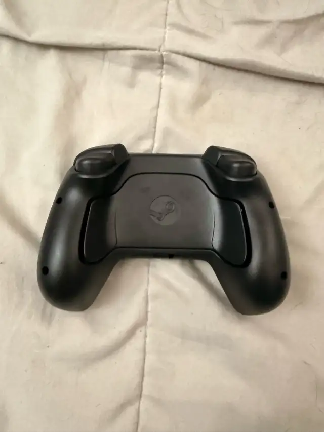 Valve Steam Controller - Like New w/ USB Dongle - Used Once - Photo 3