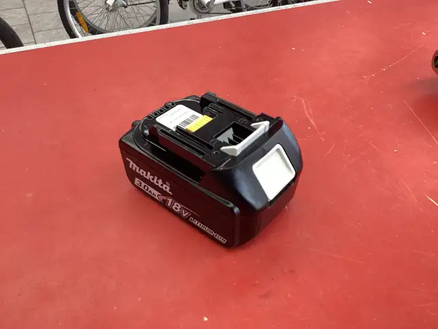 perceuse Makita 18 Volt - Photo 4