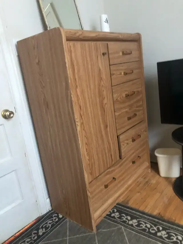 NICE CLEAN ROOM FOR RENT - Photo 8