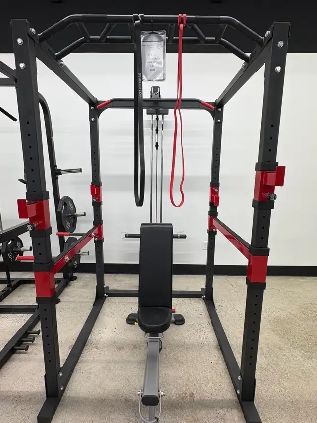 Gym power rack with lat pulldown - Photo 2