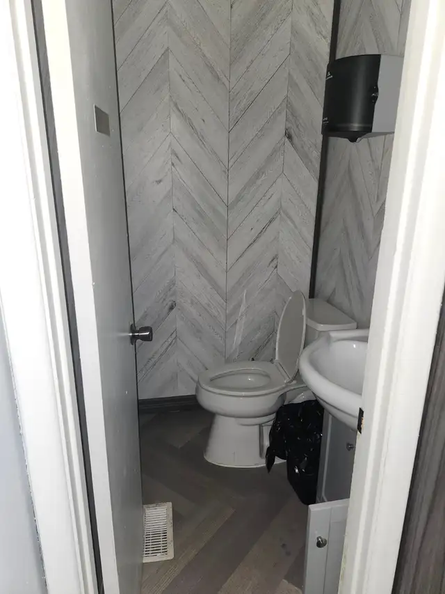 COMMERCIAL SPACE FOR LEASE (6 MONTHS FREE RENT) - Photo 10