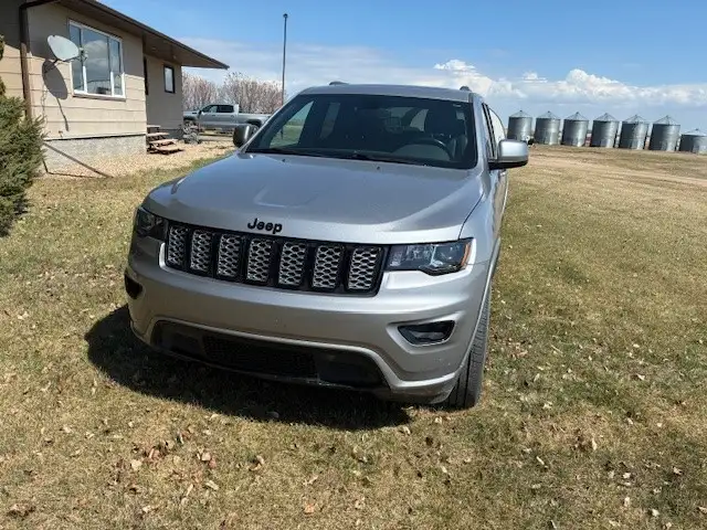 Jeep Grand Cherokee 2020  47,600 klms Ituna Sask - Photo 2