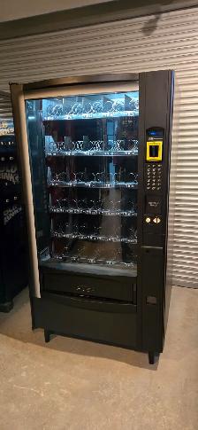 Snack Vending Machine - Photo 6