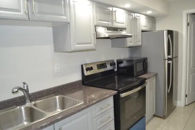 Beautiful 2 Bedroom Nice Basement for Rent - Photo 2