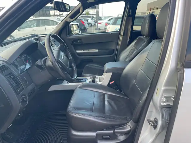2011 Ford Escape XLT AWD V6 : Low Mileage - Photo 7