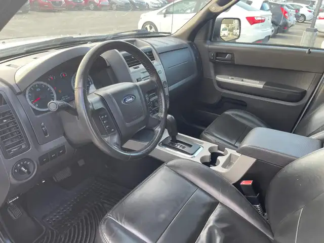 2011 Ford Escape XLT AWD V6 : Low Mileage - Photo 8