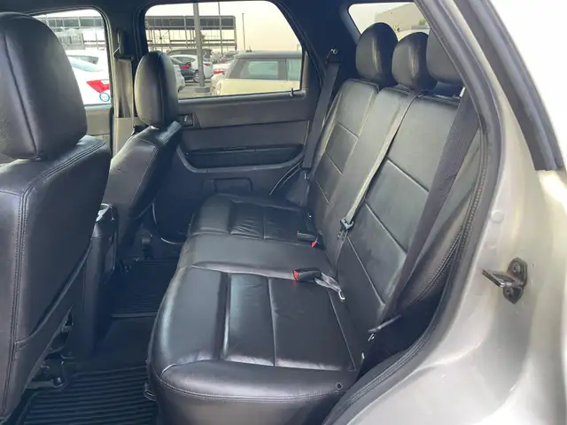 2011 Ford Escape XLT AWD V6 : Low Mileage - Photo 9