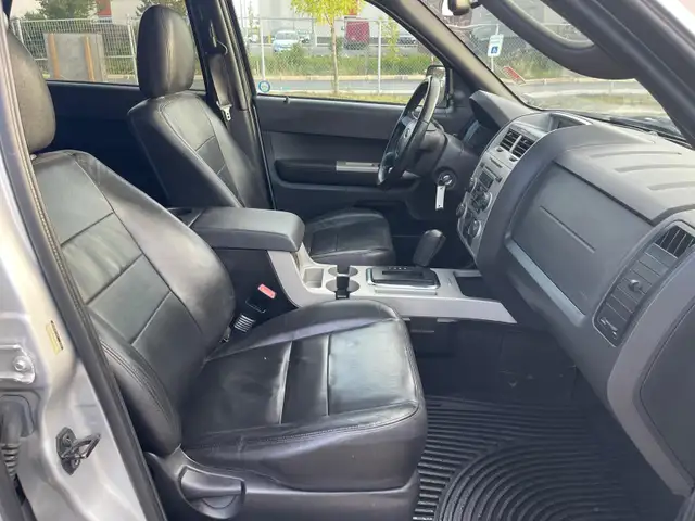 2011 Ford Escape XLT AWD V6 : Low Mileage - Photo 10