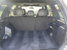 2011 Ford Escape XLT AWD V6 : Low Mileage - Photo 12