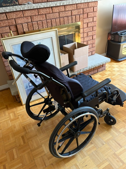 Concept 45 Wheelchair – Tilt/Recline Style – Excellent Quality - Photo 2
