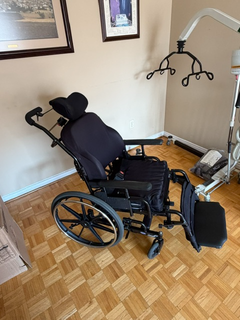 Concept 45 Wheelchair – Tilt/Recline Style – Excellent Quality - Photo 3
