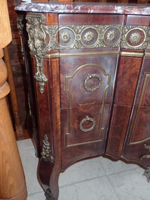 Vintage Louis XVI Style Chest of Drawers - Photo 3