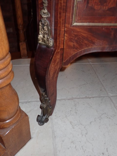 Vintage Louis XVI Style Chest of Drawers - Photo 4