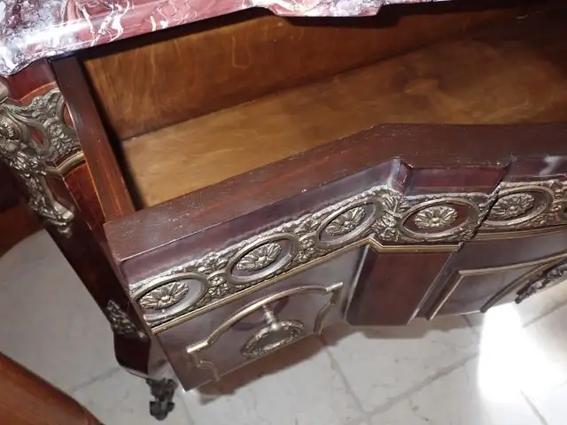 Vintage Louis XVI Style Chest of Drawers - Photo 8