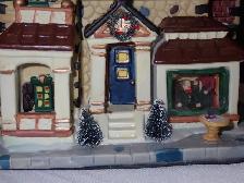 Porcelain Victorian House Village Piece - Photo 3