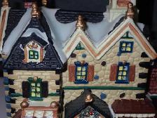 Porcelain Victorian House Village Piece - Photo 4