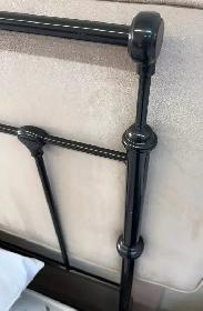DOUBLE SIZE BED METAL FRAME WITH MATTRESS AND BOX INCLUDED WOW. - Photo 4