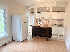 2 bedroom/ LARGE UNIT/ BIG WINDOWS / UPDATED - Photo 8