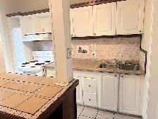 2 bedroom/ LARGE UNIT/ BIG WINDOWS / UPDATED - Photo 9