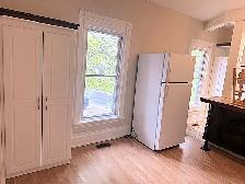 2 bedroom/ LARGE UNIT/ BIG WINDOWS / UPDATED - Photo 11
