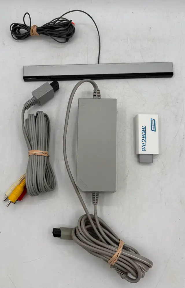 Nintendo Wii Console Complete with Controllers and Accessories - Photo 5
