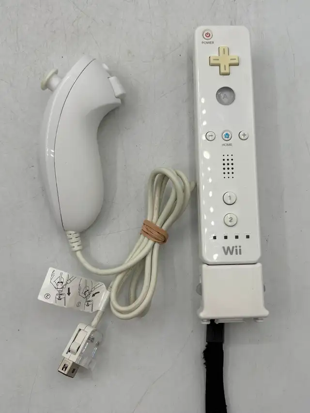 Nintendo Wii Console Complete with Controllers and Accessories - Photo 7