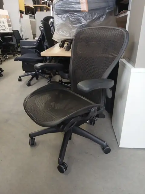 Herman Miler Aeron chairs B & C sizes in 2 different colors $725 - Photo 2