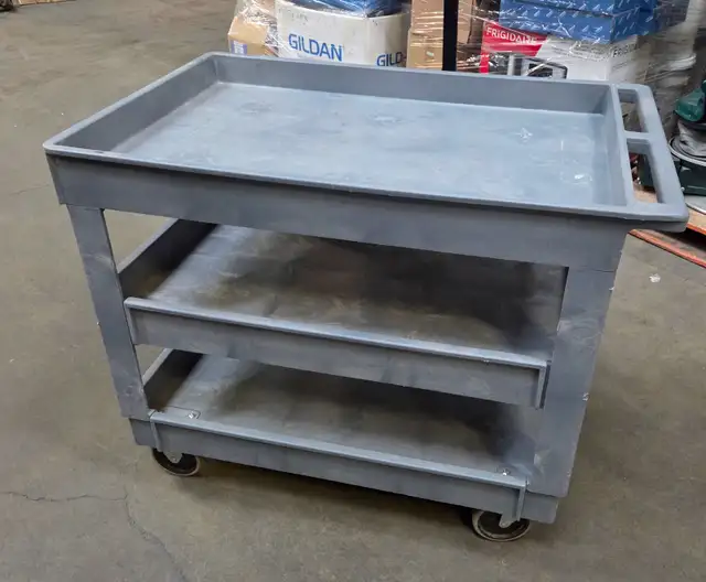 Rubbermaid 3 Tier Utility Cart