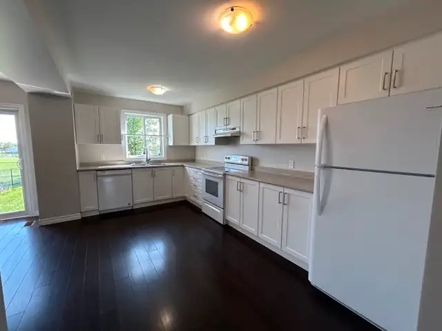 Modern 3, 2 and 1 bedroom homes now available! - Photo 5
