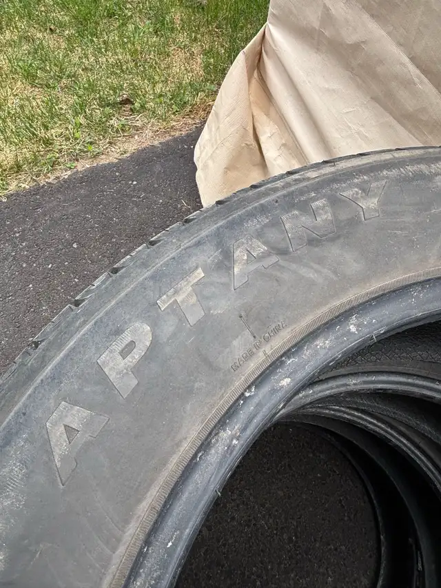 4 pneus aptany (4/32) 215/60/17 75$ - Photo 3