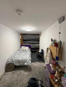 Downtown Toronto one room available for move-in. - Photo 4
