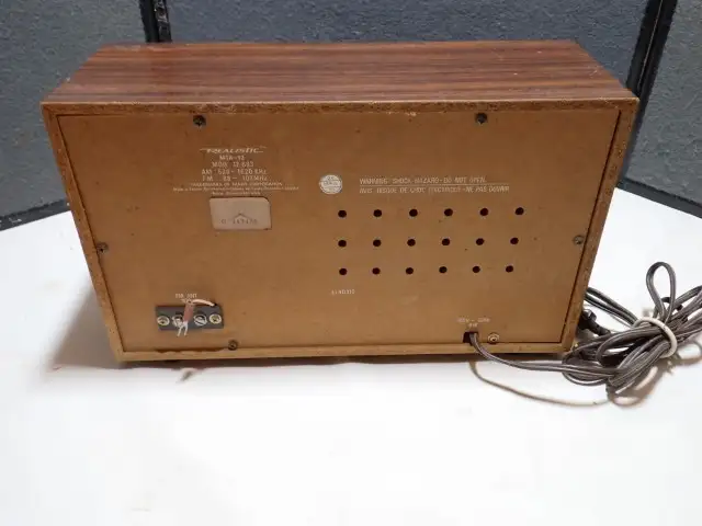 Realistic Radio - Photo 5