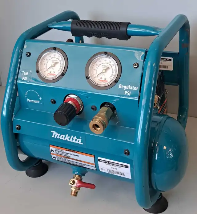 1 Gallon Makita AC001 Portable Air Compressor (26958301)