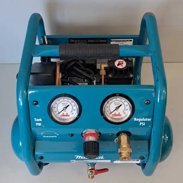 1 Gallon Makita AC001 Portable Air Compressor (26958301) - Photo 3