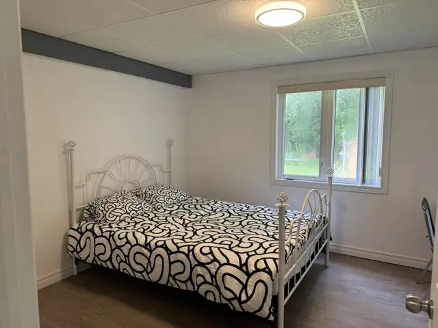 Yonge/Elgin Mills-Entire Main Floor 2 Bedroom House for Rent - Photo 2