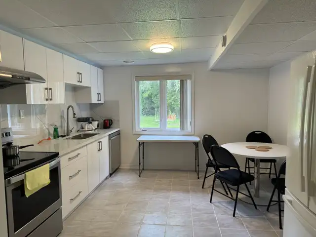 Yonge/Elgin Mills-Entire Main Floor 2 Bedroom House for Rent - Photo 7