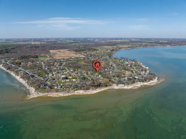 Detached Home Near Lake Erie | Updated Kitchen & Bath |Nanticoke