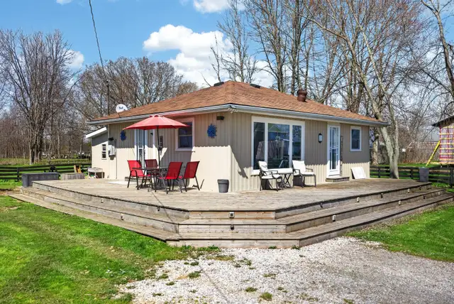 Detached Home Near Lake Erie | Updated Kitchen & Bath |Nanticoke - Photo 2