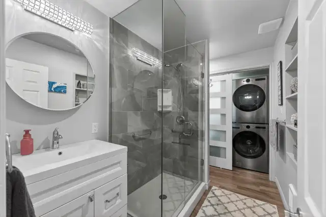 Detached Home Near Lake Erie | Updated Kitchen & Bath |Nanticoke - Photo 5