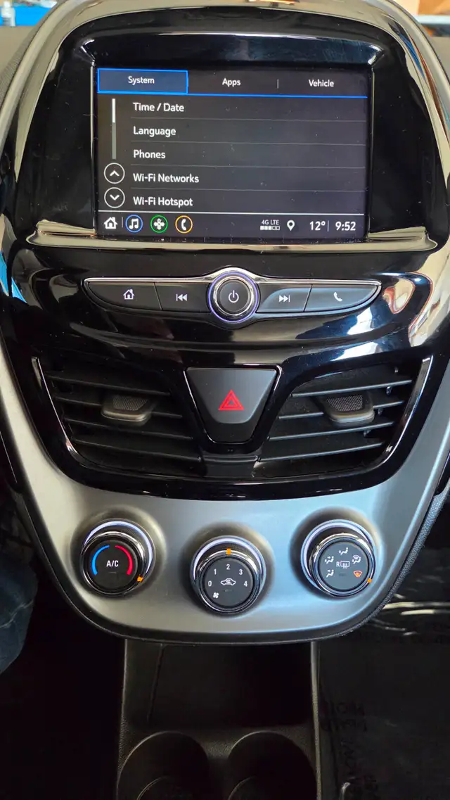 CERTIFIED CHEVY SPARK LT - AUTO - REMOTE START - LOADED -YORKTON - Photo 6