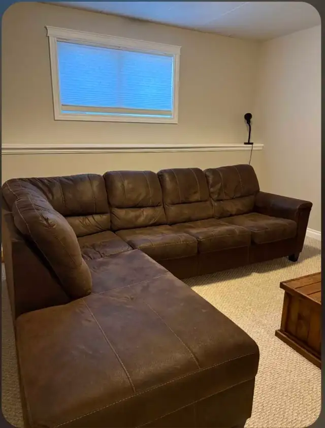 Lounge suite for sale - Photo 3