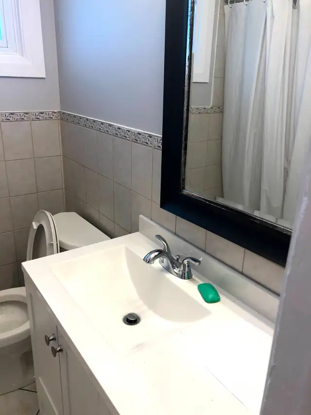 3 Bed 1 Bath House in Guelph - Photo 2