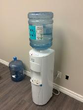 Hot & Cold-Water Dispenser – Excellent Condition - Photo 4