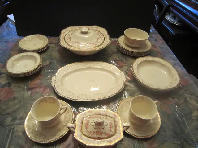 Alfred Meakin HARMONY ROSE fine bone china