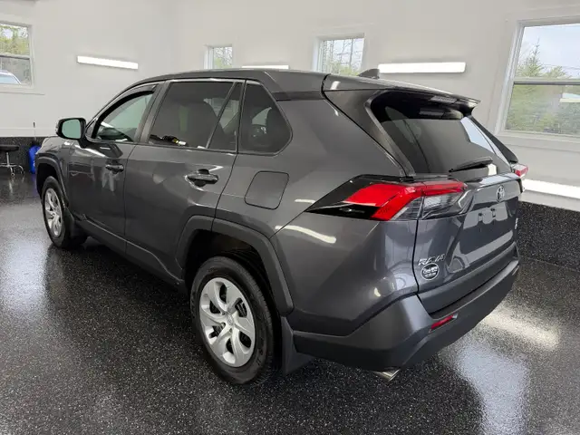 2022 Toyota RAV4 LE All Wheel Drive - Photo 2