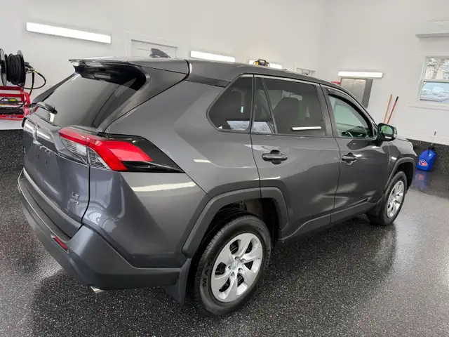 2022 Toyota RAV4 LE All Wheel Drive - Photo 5