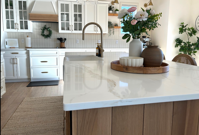 Countertop With Large Grey Veins 437-522-8447 - Photo 4