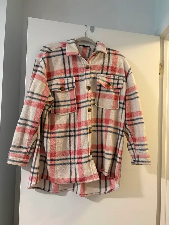 Forever 21 warm shirt. $10. Please text (613) 890-3828